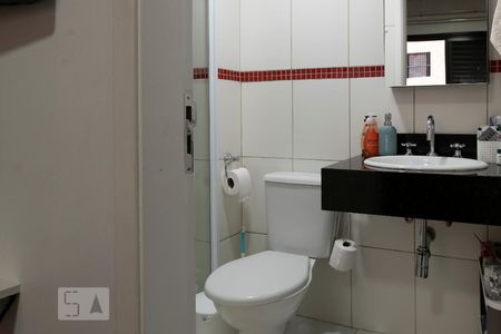 Banheiro da Suíte de apartamento à venda com 3 quartos, 70m² em Vila do Encontro, São Paulo