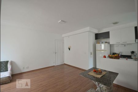 Sala de apartamento para alugar com 3 quartos, 62m² em Jardim Santa Emília, São Paulo