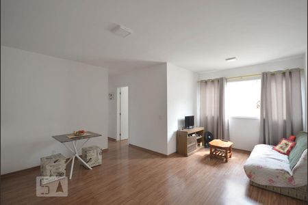 Sala de apartamento para alugar com 3 quartos, 62m² em Jardim Santa Emília, São Paulo