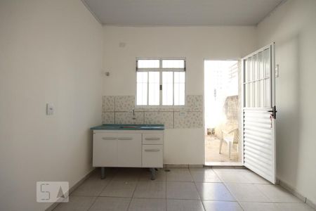 Cozinha de kitnet/studio para alugar com 1 quarto, 25m² em Vila Gumercindo, São Paulo