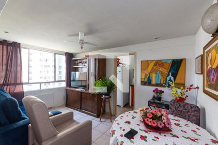Sala de apartamento à venda com 2 quartos, 68m² em São Lourenço, Niterói
