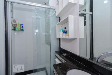 Banheiro de apartamento à venda com 2 quartos, 60m² em Heliópolis, Belo Horizonte