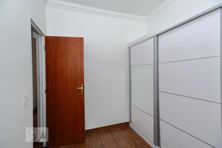 Quarto 2 de apartamento à venda com 2 quartos, 60m² em Heliópolis, Belo Horizonte