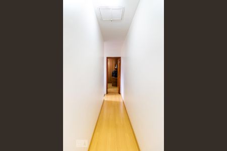 Casa à venda com 125m², 3 quartos e 4 vagas Casa à venda com 125m², 3 quartos e 4 vagasCorredor