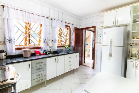 Casa à venda com 125m², 3 quartos e 4 vagas Casa à venda com 125m², 3 quartos e 4 vagasCozinha