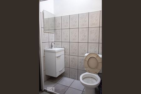 Banheiro de casa para alugar com 1 quarto, 40m² em Km 18, Osasco