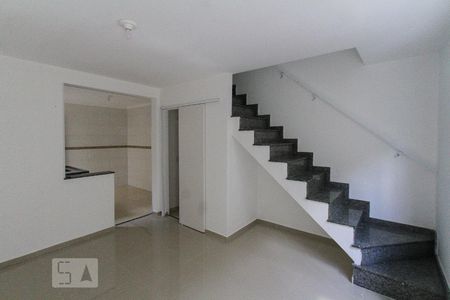 Sala de casa de condomínio para alugar com 2 quartos, 65m² em Parque Independencia, São Paulo