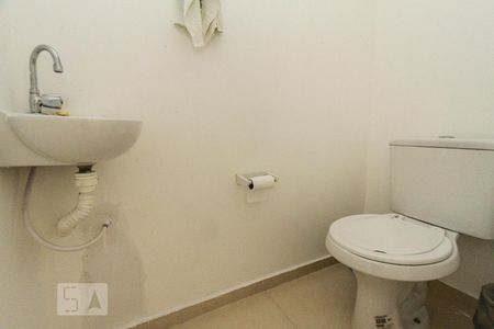 Lavabo de casa de condomínio para alugar com 2 quartos, 65m² em Parque Independencia, São Paulo