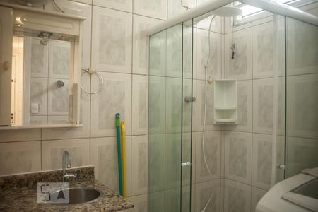 Banheiro de apartamento para alugar com 1 quarto, 30m² em Vila Buarque, São Paulo