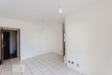 Sala de apartamento para alugar com 3 quartos, 77m² em Vila Marieta, Campinas