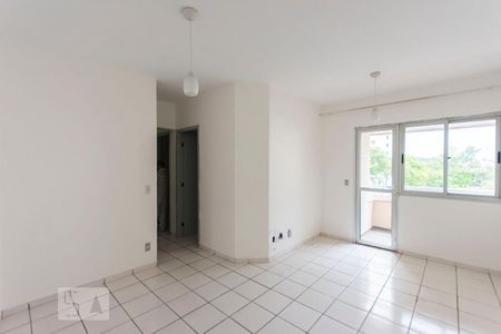 Sala de apartamento para alugar com 3 quartos, 77m² em Vila Marieta, Campinas