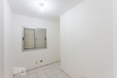 Quarto 01 de apartamento para alugar com 3 quartos, 77m² em Vila Marieta, Campinas