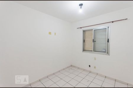 Quarto 02 de apartamento para alugar com 3 quartos, 77m² em Vila Marieta, Campinas