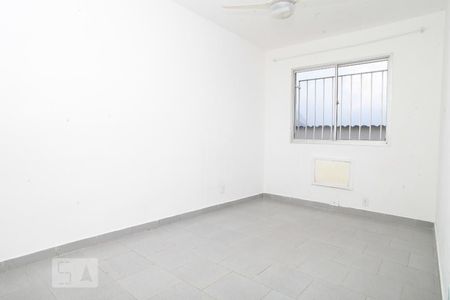 Quarto 1 de apartamento para alugar com 2 quartos, 54m² em Taquara, Rio de Janeiro