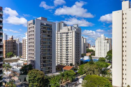 Vista da sacada de apartamento para alugar com 3 quartos, 200m² em Cambuí, Campinas