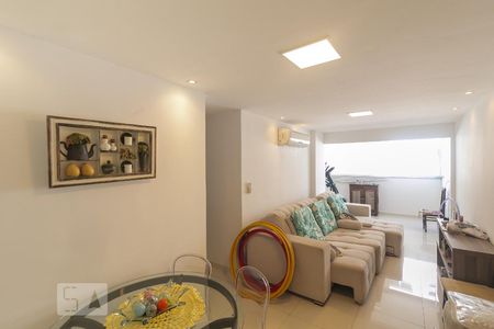 Sala de apartamento para alugar com 3 quartos, 80m² em Recreio dos Bandeirantes, Rio de Janeiro