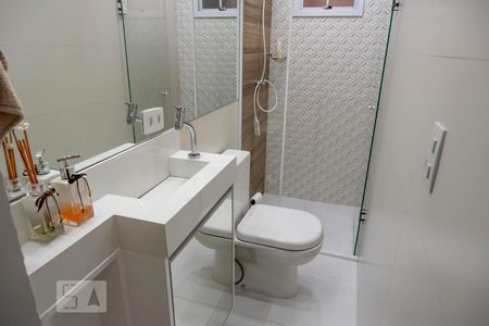 Banheiro de apartamento à venda com 3 quartos, 65m² em Alto de Pinheiros, São Paulo