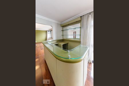 Sala de apartamento à venda com 4 quartos, 199m² em Vila Itapura, Campinas