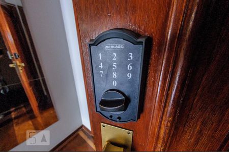 Fechadura Eletrônica - Entrada de apartamento à venda com 4 quartos, 199m² em Vila Itapura, Campinas