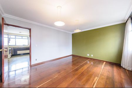 Sala de apartamento à venda com 4 quartos, 199m² em Vila Itapura, Campinas