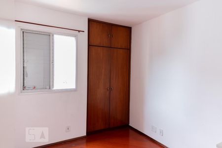 Quarto 1 de apartamento para alugar com 2 quartos, 50m² em Vila Guarani (z Sul), São Paulo