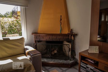 Lareira Sala de casa para alugar com 4 quartos, 200m² em Vila Monte Alegre, São Paulo