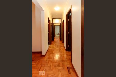 Corredor de apartamento à venda com 3 quartos, 220m² em Jardim Paulista, São Paulo