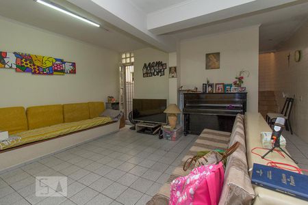 Sala de casa à venda com 4 quartos, 145m² em Água Branca, São Paulo