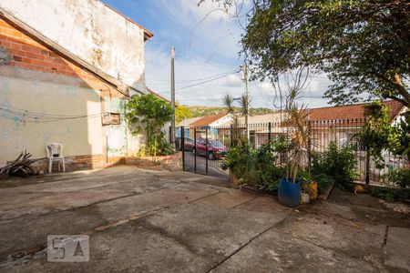 Pátio de casa à venda com 3 quartos, 120m² em Jardim Carvalho, Porto Alegre