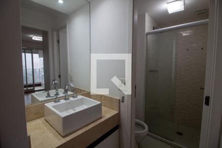 Banheiro de apartamento à venda com 1 quarto, 51m² em Campo Belo, São Paulo