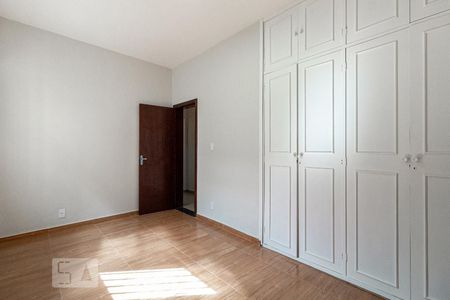 Quarto 2 de casa à venda com 3 quartos, 150m² em Ipiranga, Belo Horizonte