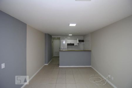 Sala/Cozinha de kitnet/studio para alugar com 1 quarto, 34m² em Centro, Rio de Janeiro