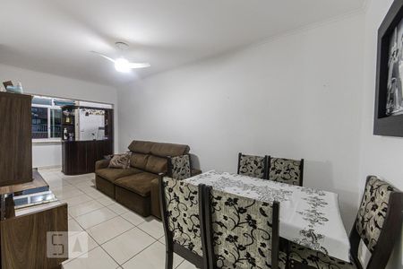 Sala de casa para alugar com 2 quartos, 130m² em Vila Bertioga, São Paulo