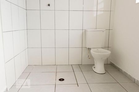 Banheiro de casa para alugar com 1 quarto, 60m² em Jardim Santa Cruz (sacomã), São Paulo