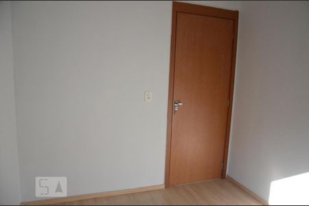 Quarto de apartamento para alugar com 2 quartos, 47m² em Olaria, Canoas