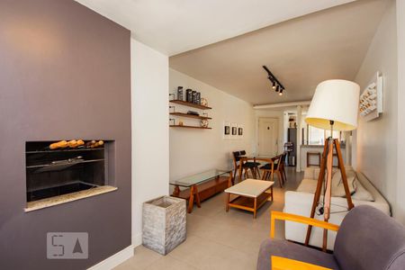 Varanda da sala com churrasqueira  de apartamento à venda com 2 quartos, 100m² em Jardim Botânico, Porto Alegre