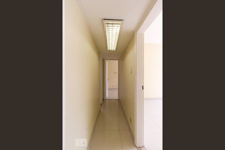 Corredor de apartamento à venda com 3 quartos, 101m² em Laranjeiras, Rio de Janeiro