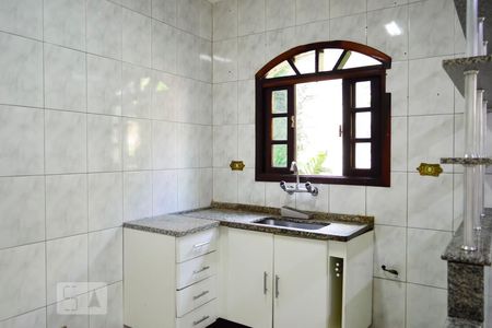 Casa à venda com 79m², 3 quartos e 2 vagas Casa à venda com 79m², 3 quartos e 2 vagasCozinha Janela