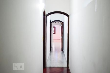 Casa à venda com 79m², 3 quartos e 2 vagas Casa à venda com 79m², 3 quartos e 2 vagasCorredor Interno