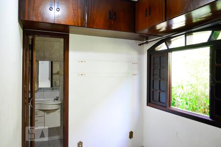 Quarto 2 - Armários e Suite de casa à venda com 3 quartos, 79m² em Parque Boturussu, São Paulo