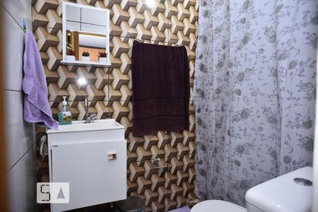 Banheiro de apartamento para alugar com 1 quarto, 45m² em Largo do Pechincha, Rio de Janeiro