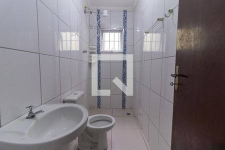 Banheiro de casa para alugar com 2 quartos, 36m² em Jardim Norma, São Paulo