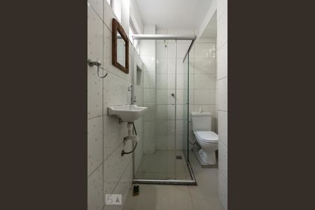 Banheiro de kitnet/studio para alugar com 1 quarto, 30m² em República, São Paulo