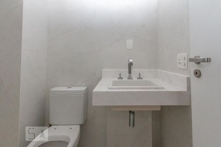 Apartamento à venda com 192m², 3 quartos e 4 vagas Apartamento à venda com 192m², 3 quartos e 4 vagasBanheiro da Suíte 3