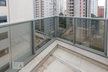 Apartamento à venda com 192m², 3 quartos e 4 vagas Apartamento à venda com 192m², 3 quartos e 4 vagasSacada da Suite 1