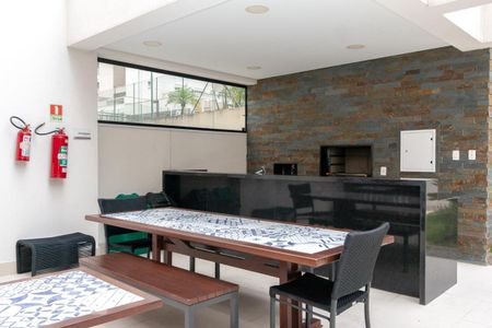 Apartamento à venda com 192m², 3 quartos e 4 vagas Apartamento à venda com 192m², 3 quartos e 4 vagasArea Comum - Churrasqueira