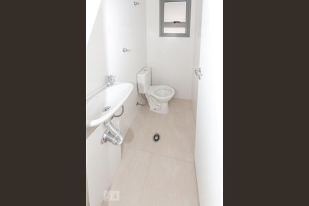 Apartamento à venda com 192m², 3 quartos e 4 vagas Apartamento à venda com 192m², 3 quartos e 4 vagasBanheiro de Serviço