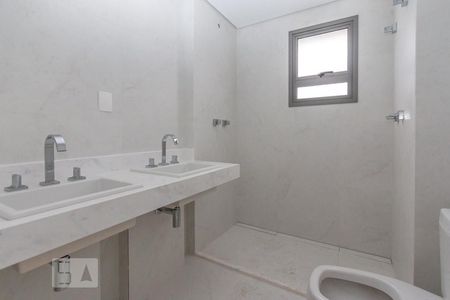 Apartamento à venda com 192m², 3 quartos e 4 vagas Apartamento à venda com 192m², 3 quartos e 4 vagasBanheiro da Suite 1