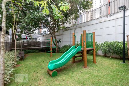 Apartamento à venda com 192m², 3 quartos e 4 vagas Apartamento à venda com 192m², 3 quartos e 4 vagasArea Comum - Playground