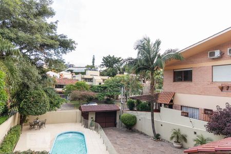 Vista de casa à venda com 4 quartos, 500m² em Chácara das Pedras, Porto Alegre